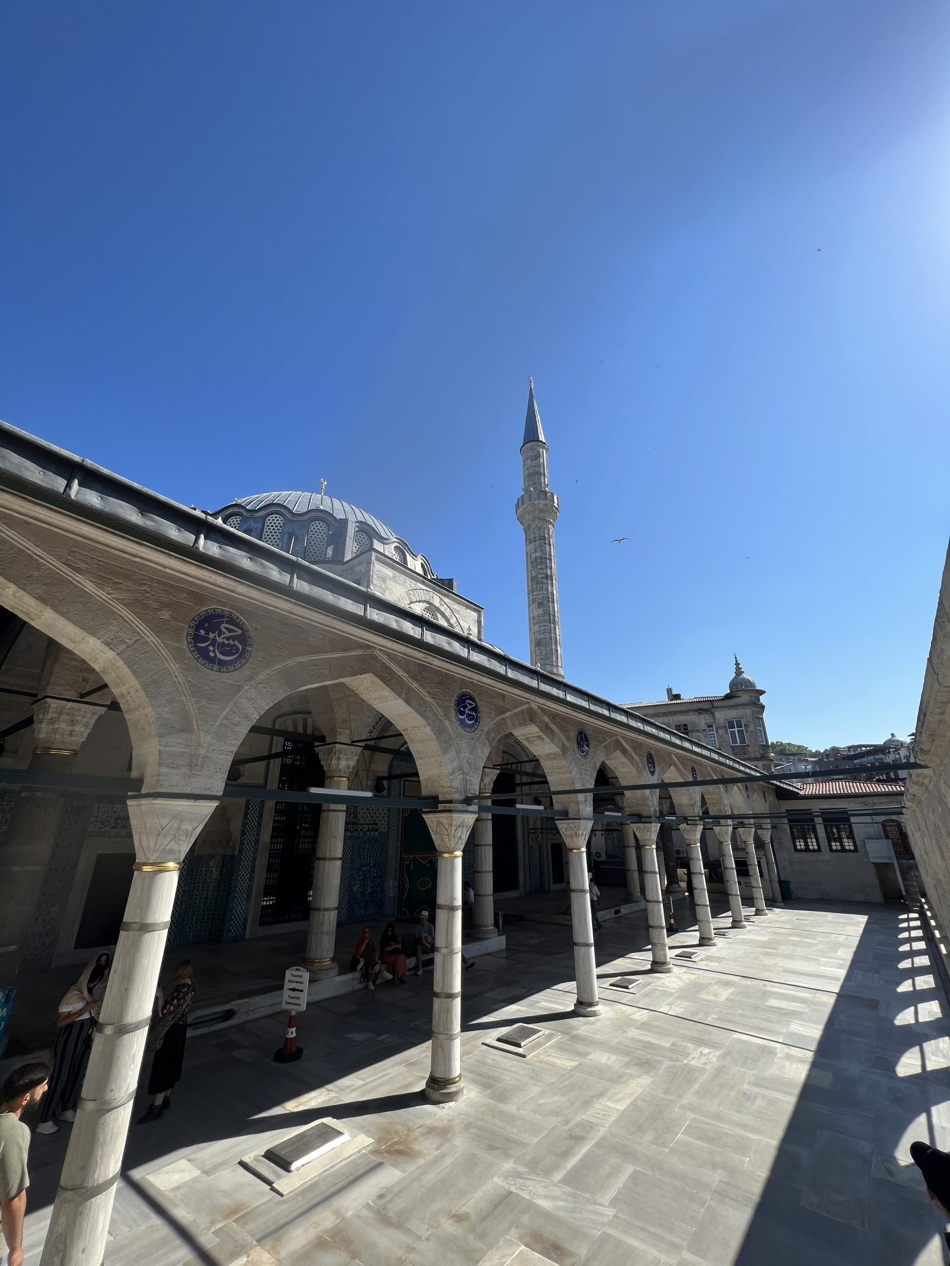 Çinileri ile Ünlü Eminönü Rüstem Paşa Camii -1561