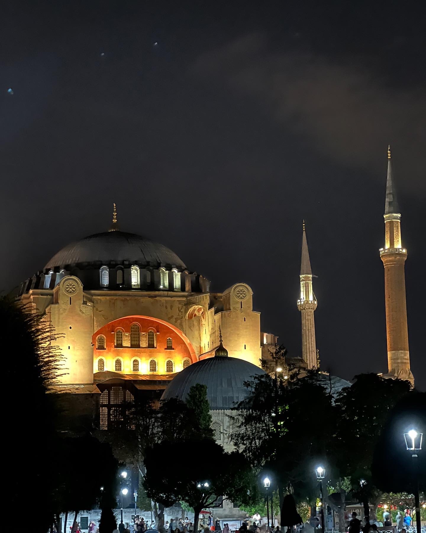 Ayasofya Camii Hakkında Kısa Bilgiler?Kim yaptırdı?Ne zaman Camii oldu?