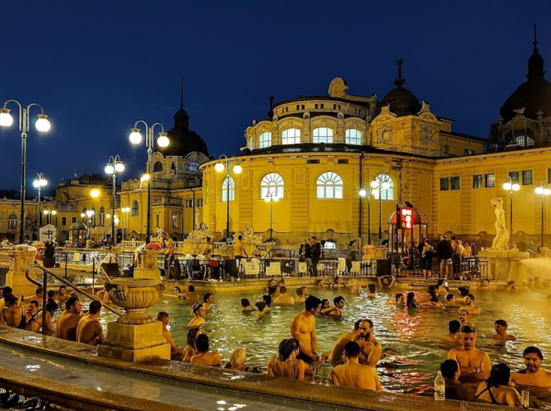 Budapeşte’nin En Büyük Kaplıcası: Szechenyi Termal